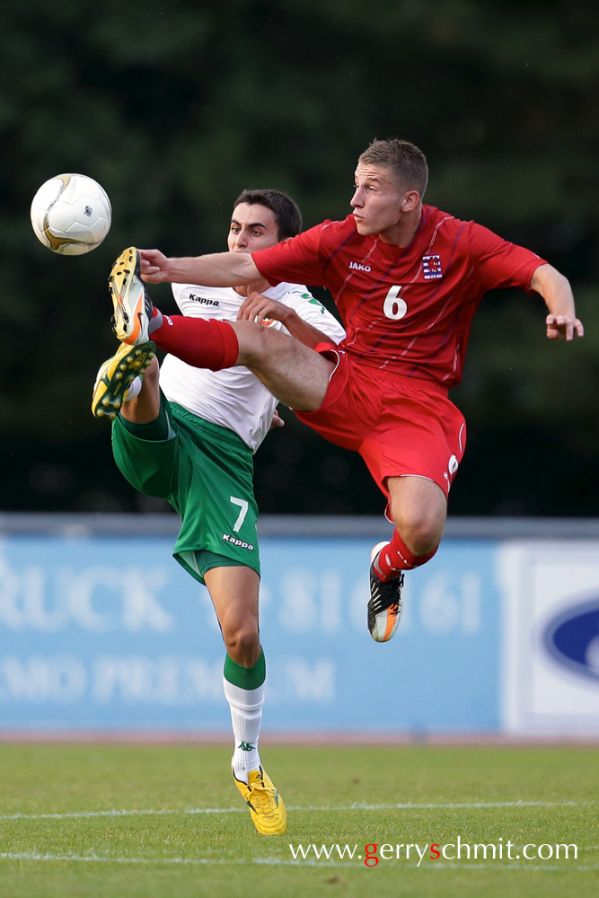 Admir SKRIJELJ (Luxemburg) fighting for the ball against Georgi KOSTADINOV (Bulgaria)