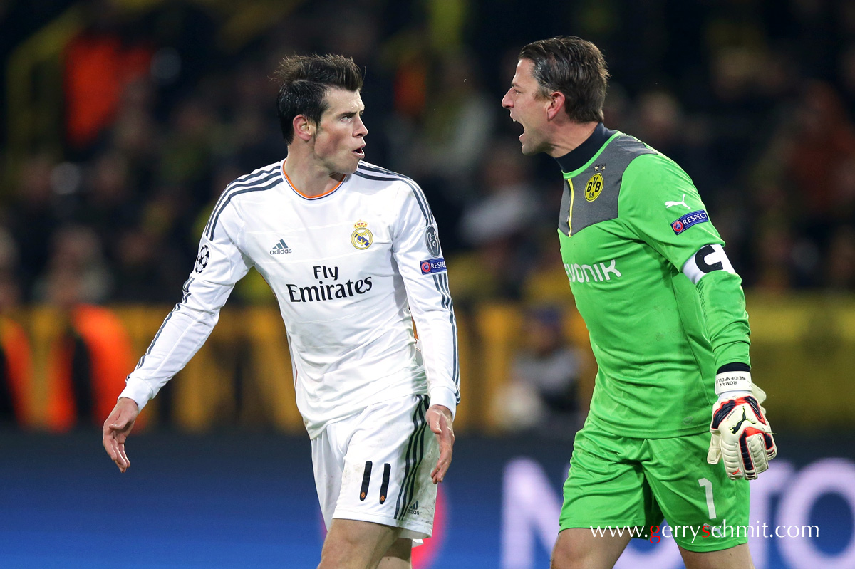 Roman Weidenfeller yells at Gareth Bale during CL Game Dortmund - Real Madrid