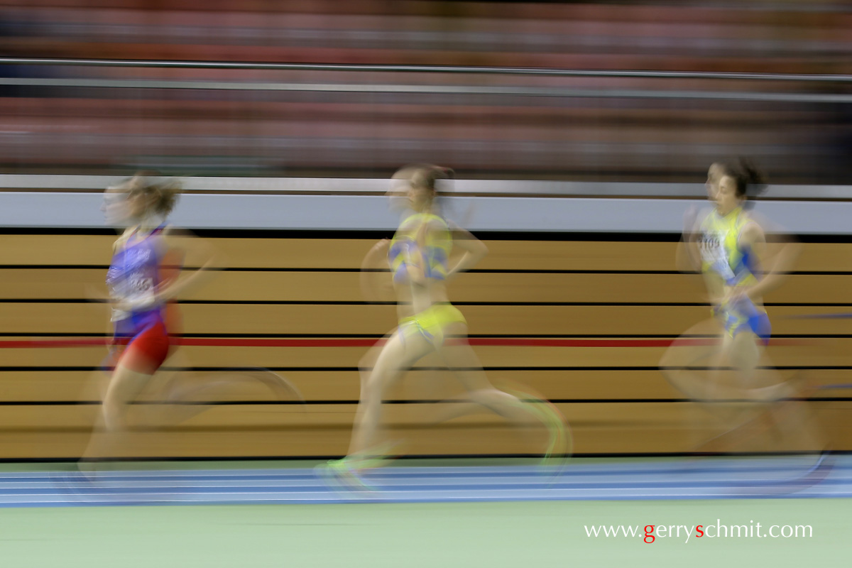 Liz May (CSL), Vera Hoffmann and Martine Mellina (Celtic) during 800 Meter run