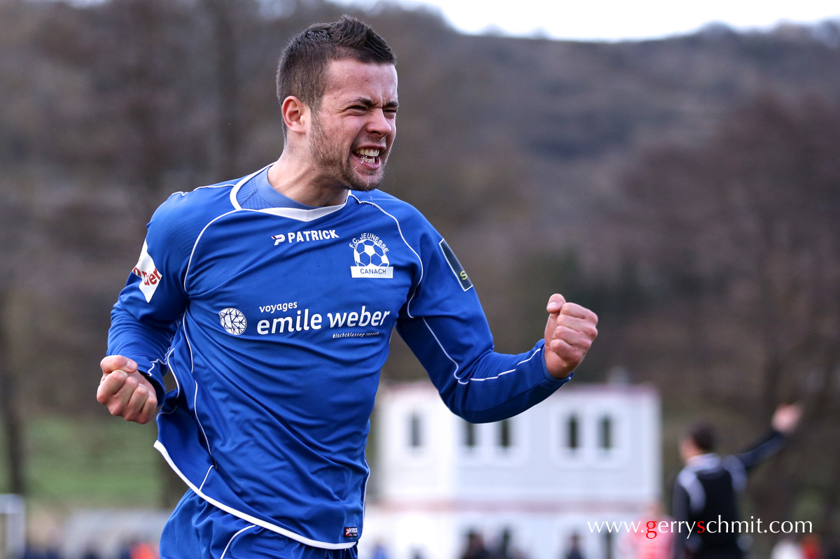 Fahred Selimovic (Jeunesse Canach) celebrates his last second goal for 3-2 victory agaunst FC Wiltz 71