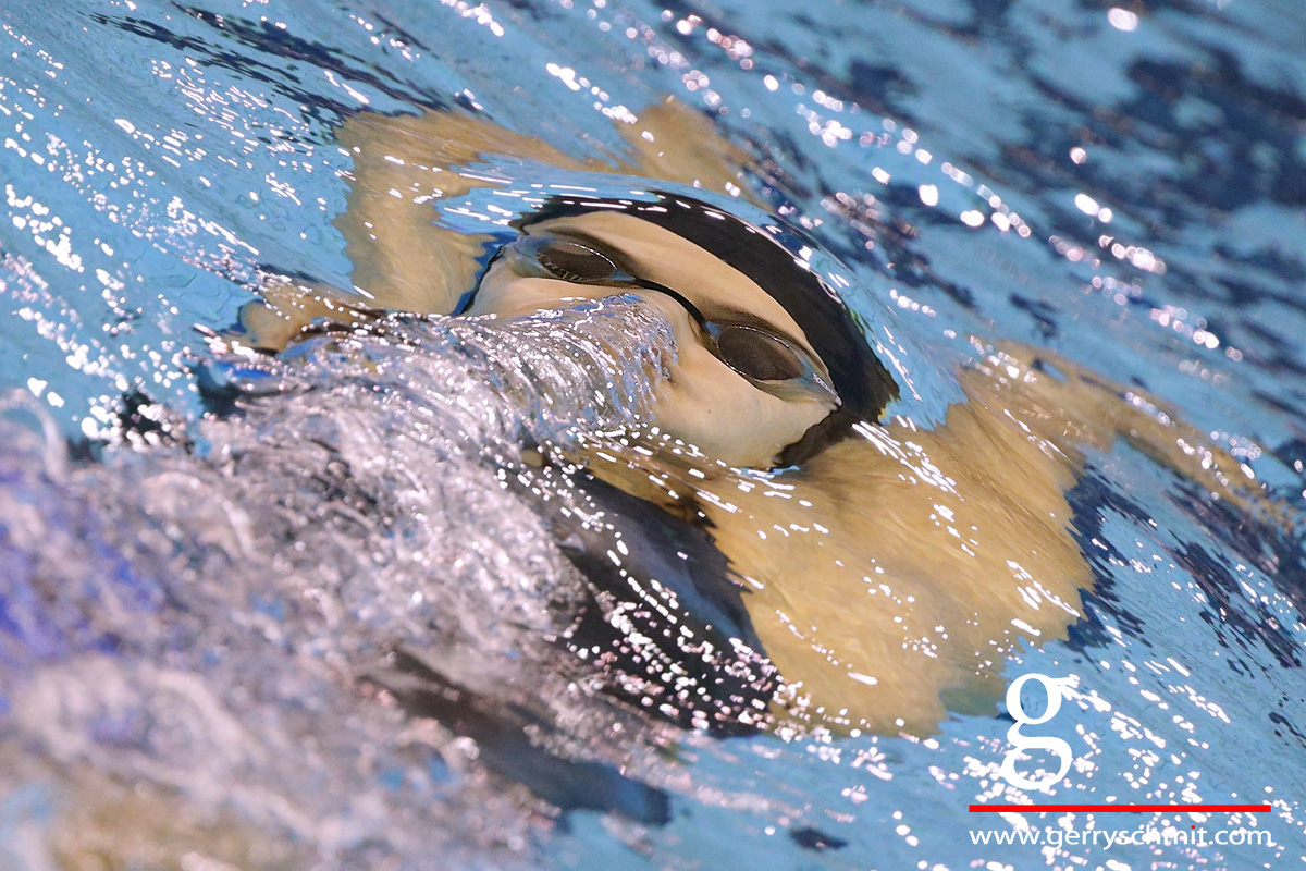 Daryne Zevina of Ukraine breathing under the water during backstroke race at Euromeet 2016