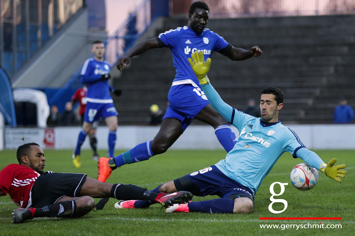 Duel between Ayoub El Guerrab (FC Rodange) and Romain Ruffier (RFCUL)